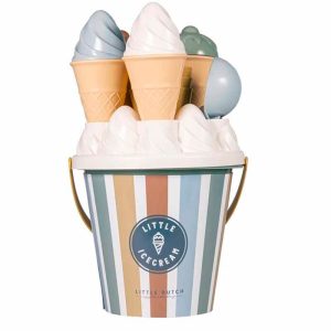 Set de helados para jugar con arena de playa o parque. Moldea sus helados con este set de Little Dutch